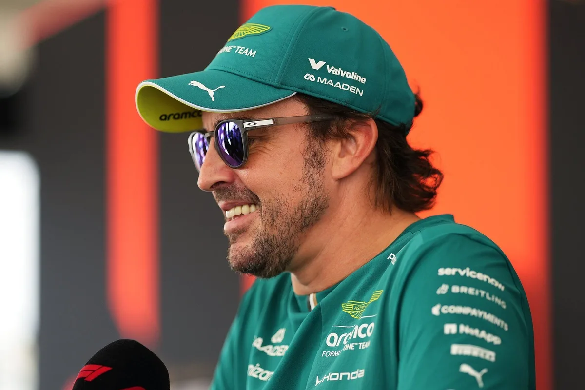 Alonso Perpanjang Kontrak F1 hingga 2027: Usia 46, Musim ke-24, dan Alasan yang Tak Biasa