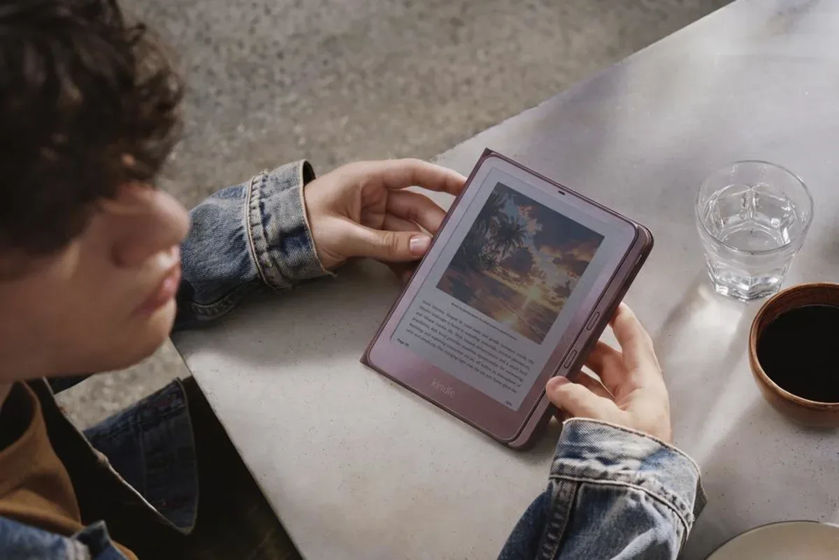 Amazon Refreshes Entire Kindle Line: Lighter, Thinner, and Now in Color