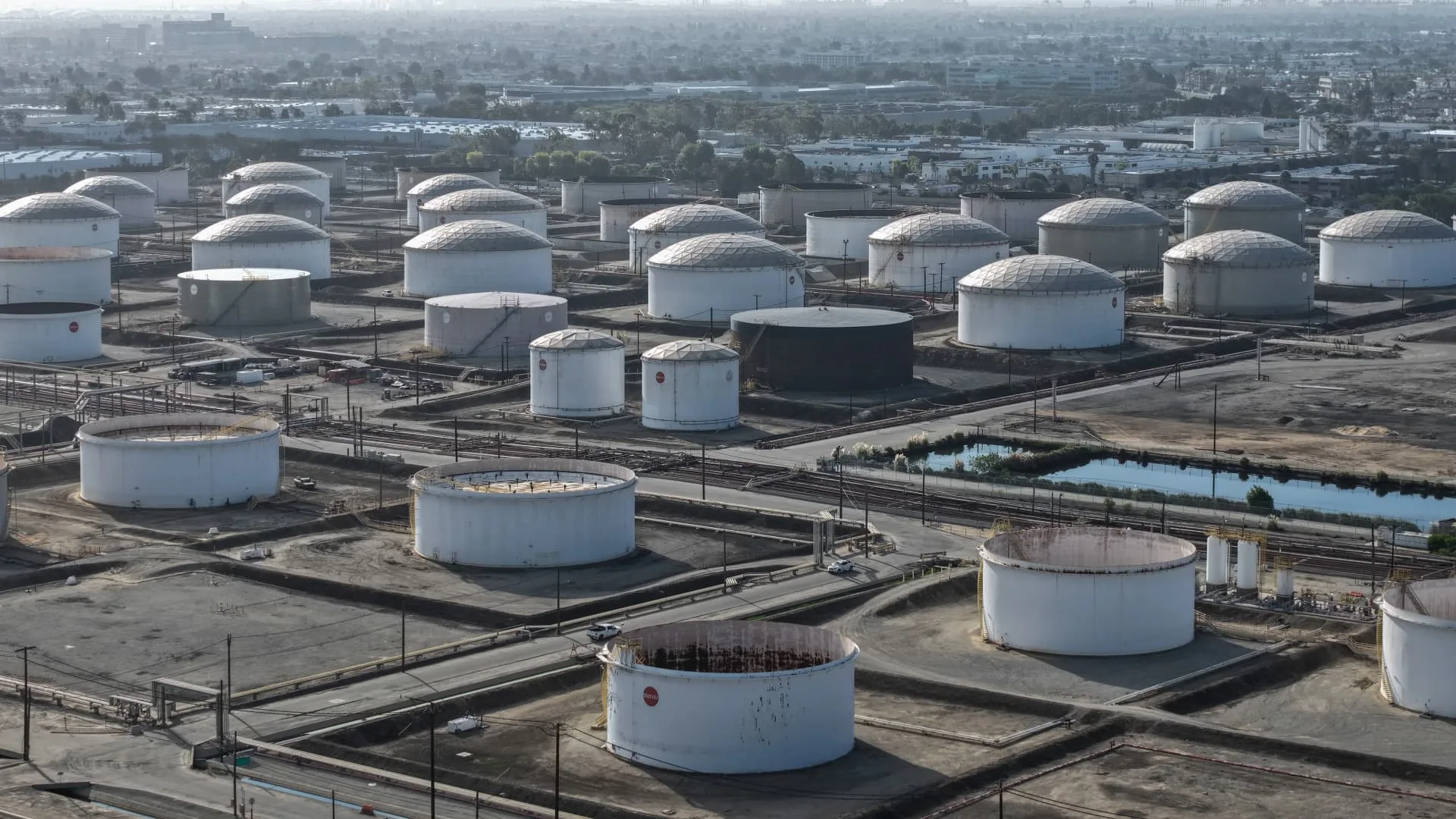 Harga Minyak Dunia Terjun Bebas: Eropa Siap Lepas Cadangan Diesel, WTI Anjlok 3,6%