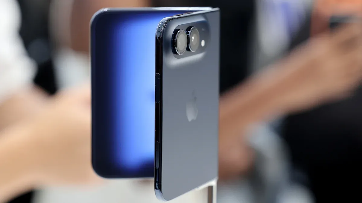 iPhone Duo: Layar Lipat 7,6 Inci, tapi Ada 10 Fitur yang Harus Anda Relakan