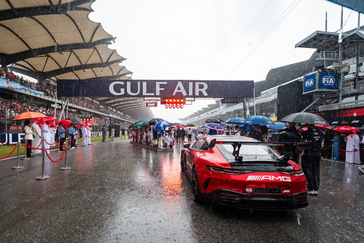 Badai Tropis Tunda Start GP Bahrain di Sepang, Debut Balap Basah Generasi 2026 Batal Sementara