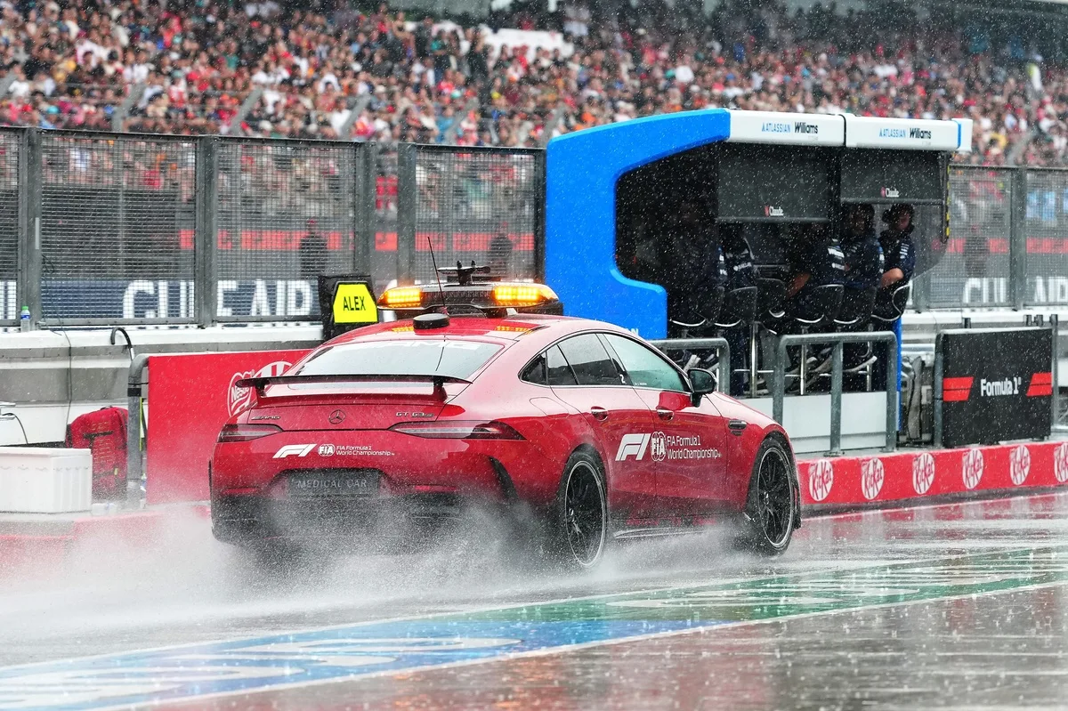 GP Bahrain di Sepang Kacau: Gangguan Power Unit Picu Red Flag