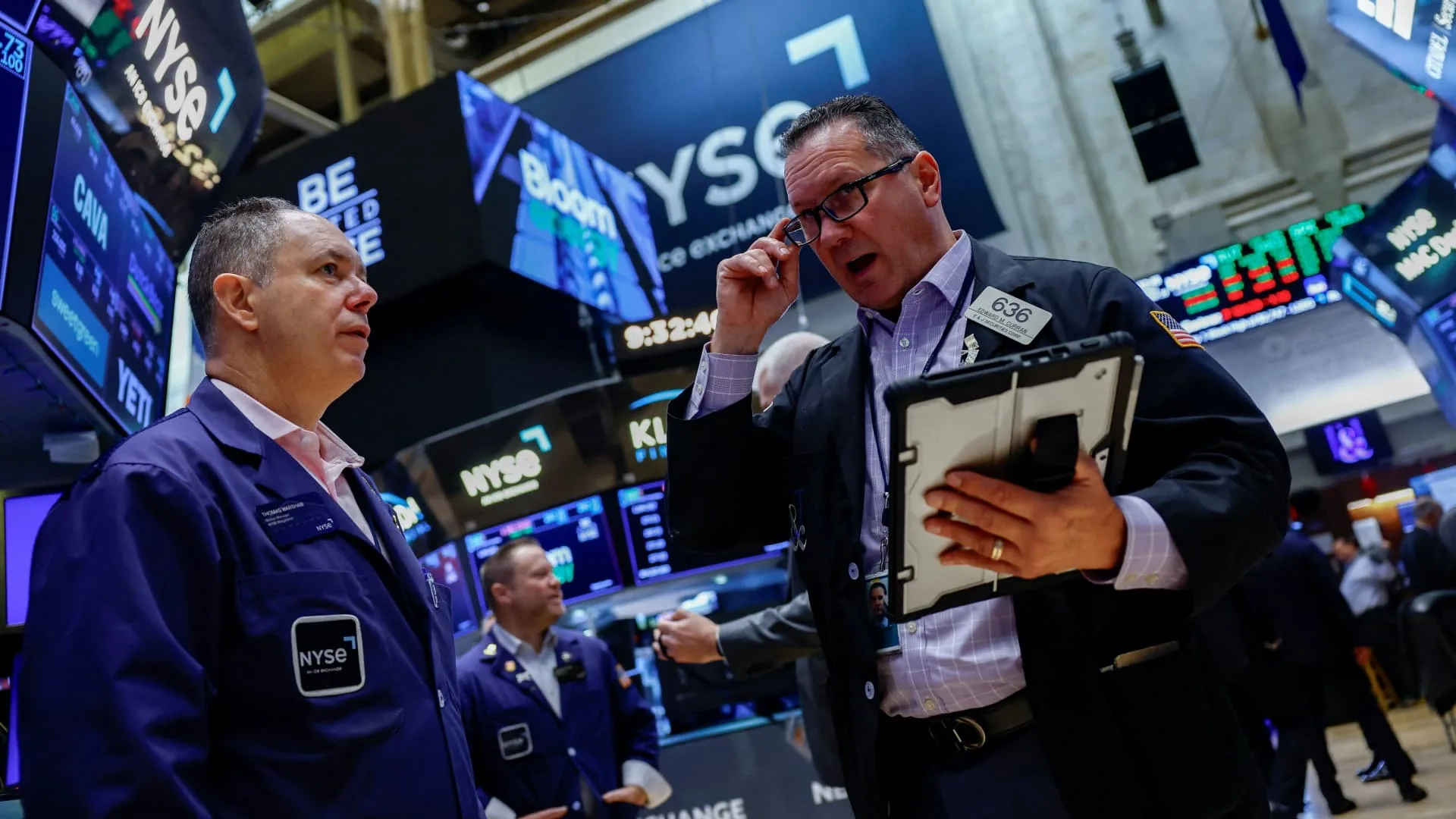 Pasar Global Bergejolak: Euro Anjlok 17 Bulan, Schneider Electric Borong PTC Rp367 Triliun