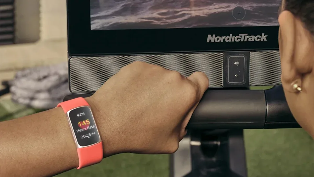 Fitbit Edge Bocor: Google Siapkan Pelacak Kebugaran Layar Sentuh di Antara Pixel Watch dan Fitbit Air