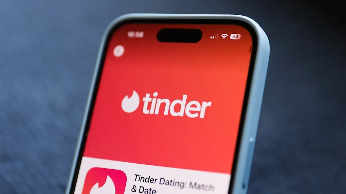 Tinder Luncurkan "Group Hangouts": Kencan Bukan Lagi Urusan Dua Orang