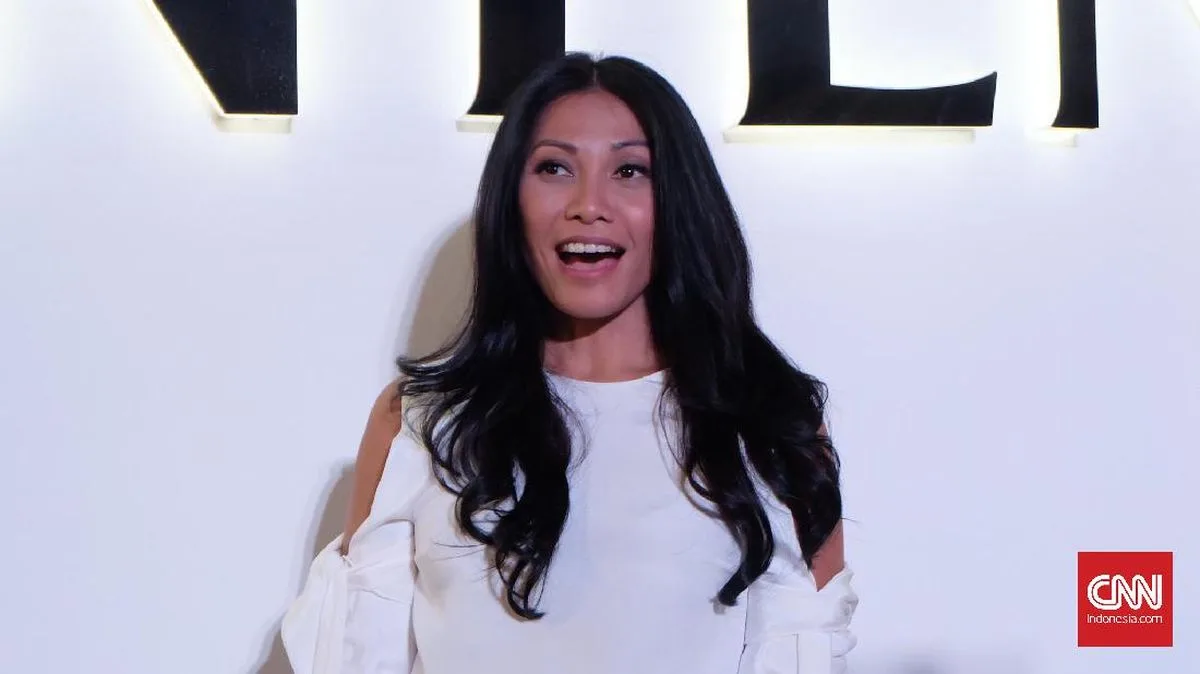 Anggun C. Sasmi Terima Officier de l'Ordre des Arts et des Lettres, Penghargaan Budaya Tertinggi Prancis