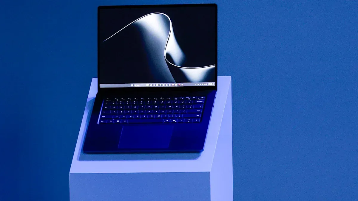 Microsoft Buka Preorder Surface Laptop Ultra Rp40 Jutaan, Tantang MacBook Pro dengan Trade-in Rp15 Juta