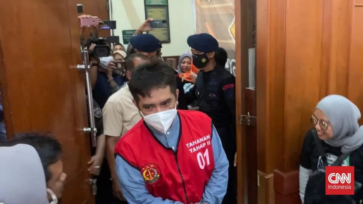 Mas Bechi's Parole Revoked, Immigration and Corrections Ministry Returns Sexual Violence Convict to Malang Prison
