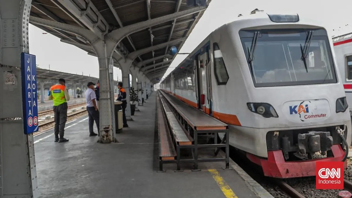 Green Line KRL Disrupted Twice in One Day: Person Struck Near Serpong and Signal Failure at Tigaraksa