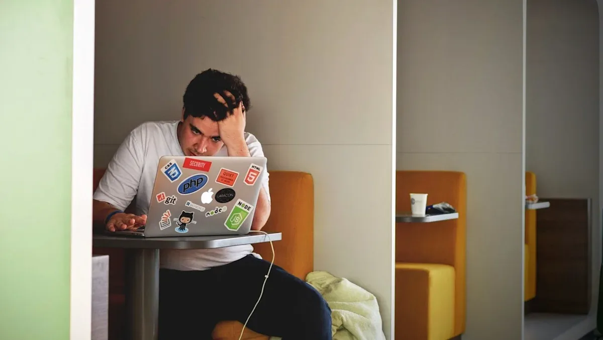 Survei Stack Overflow: 45% Developer Merasa Puas Diri, 17% Takut Digantikan AI