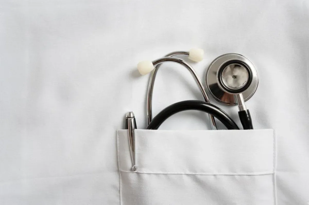 AI Masuk Ruang Periksa: 75% Sistem Kesehatan Dunia Adopsi Alat Cerdas, Dokter Indonesia Siap?