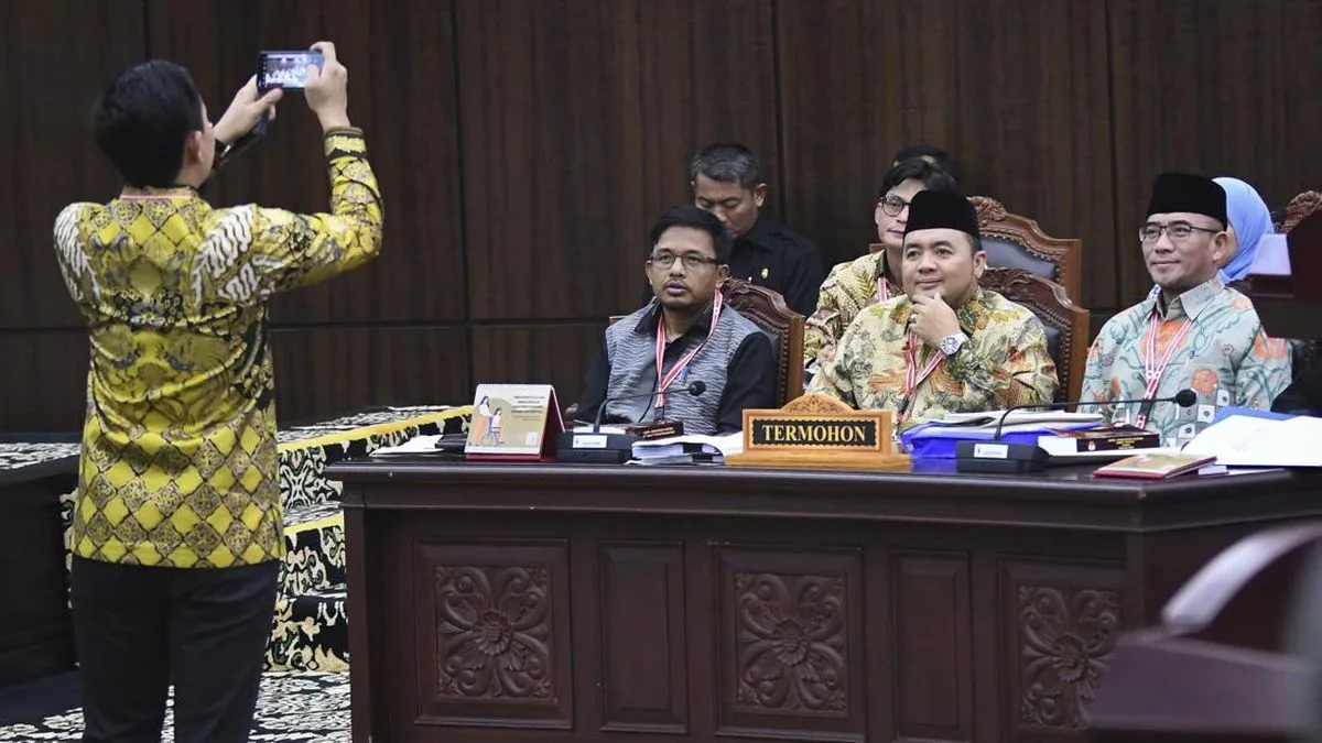 KPU and Bawaslu Commissioners Reported to DKPP: A Smuggled Article in PKPU 19/2023?