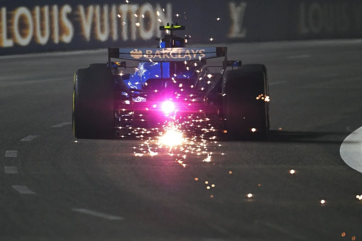 FIA Akui Kesalahan Manusia di Kualifikasi Sprint F1 Singapura, Carlos Sainz Kecewa