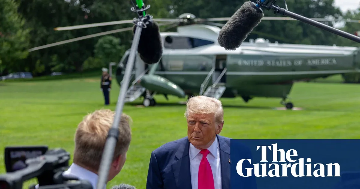 Departemen Kehakiman AS Selidiki Konglomerasi TV atas Pemboikotan Liputan Trump