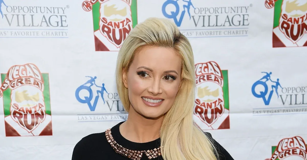 Holly Madison Dukung Film Playmates, Bertentangan dengan Seruan Crystal Harris