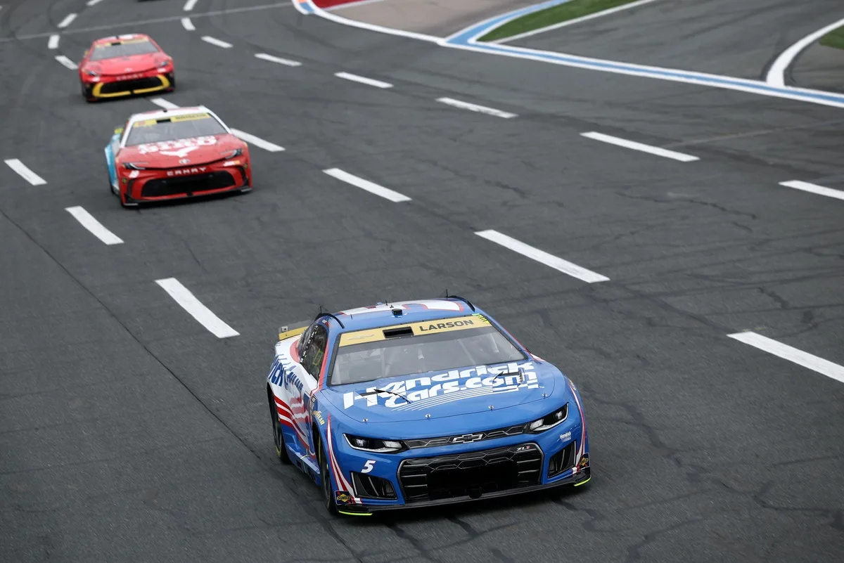 Kyle Larson Kokoh di Puncak Klasemen NASCAR, tetapi Talladega Mengintai