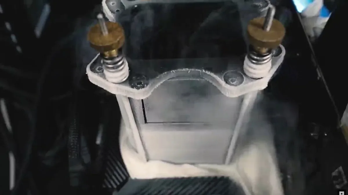 Liquid Nitrogen for PCs: Extreme Solution or Just Showing Off?