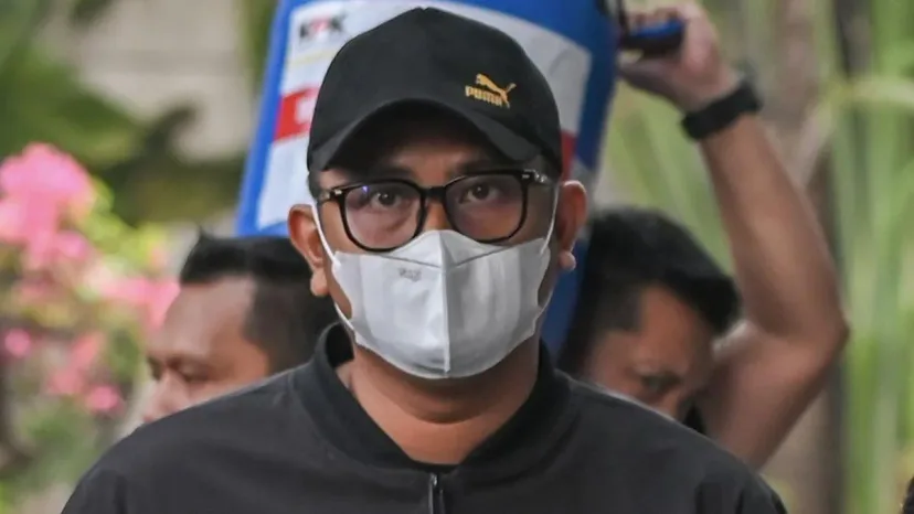 Klaten Regent Arrives at KPK, Blue Barrel Containing Rp1.9 Billion Becomes Key Evidence
