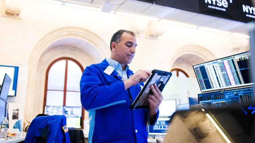 Wall Street Rebounds Slightly, but the AI Credit Market Starts Flashing Danger
