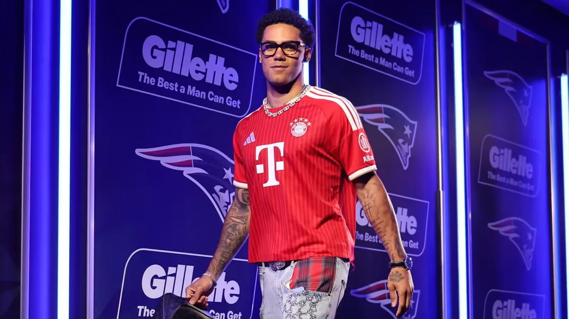 From Chalamet to Billie Eilish: The Celebrities Drawn to Bundesliga Jerseys