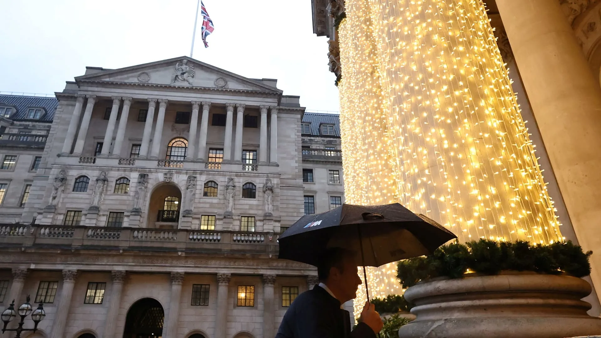 Inflasi Inggris Melonjak ke 3,5%, Bank of England di Ambang Kenaikan Suku Bunga