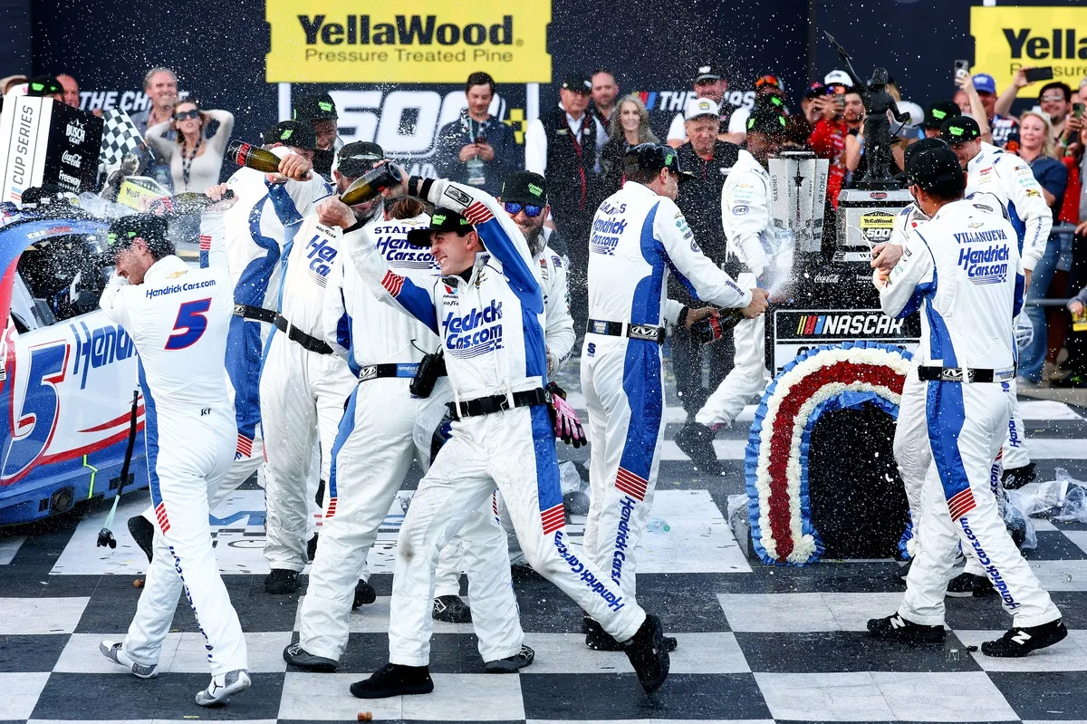 Kyle Larson Menangi Talladega, Gelar NASCAR Kian di Depan Mata