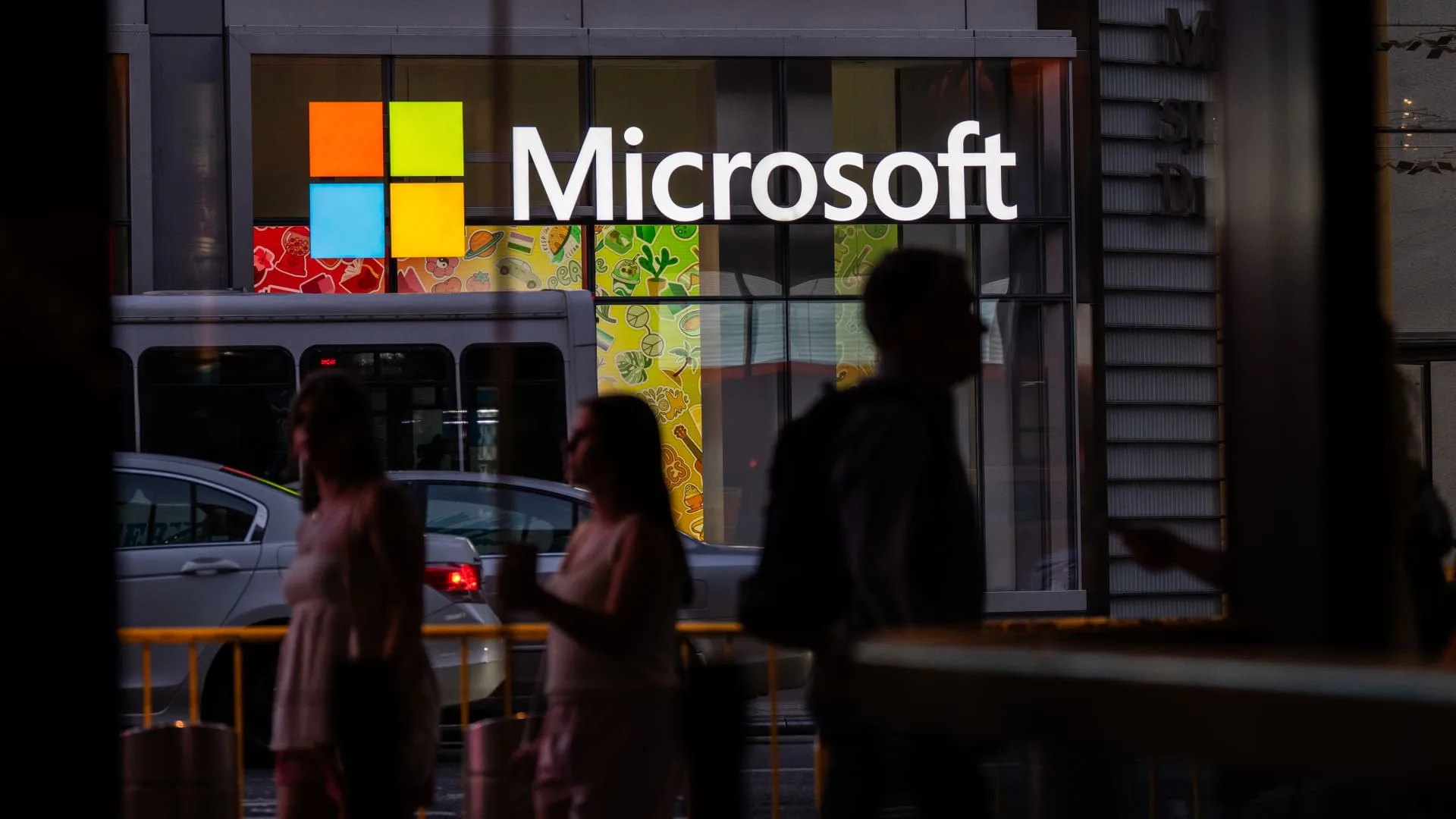 Microsoft Tawarkan Buyout ke 60.000 Karyawan, Efisiensi AI Mulai Menggerus Lapangan Kerja