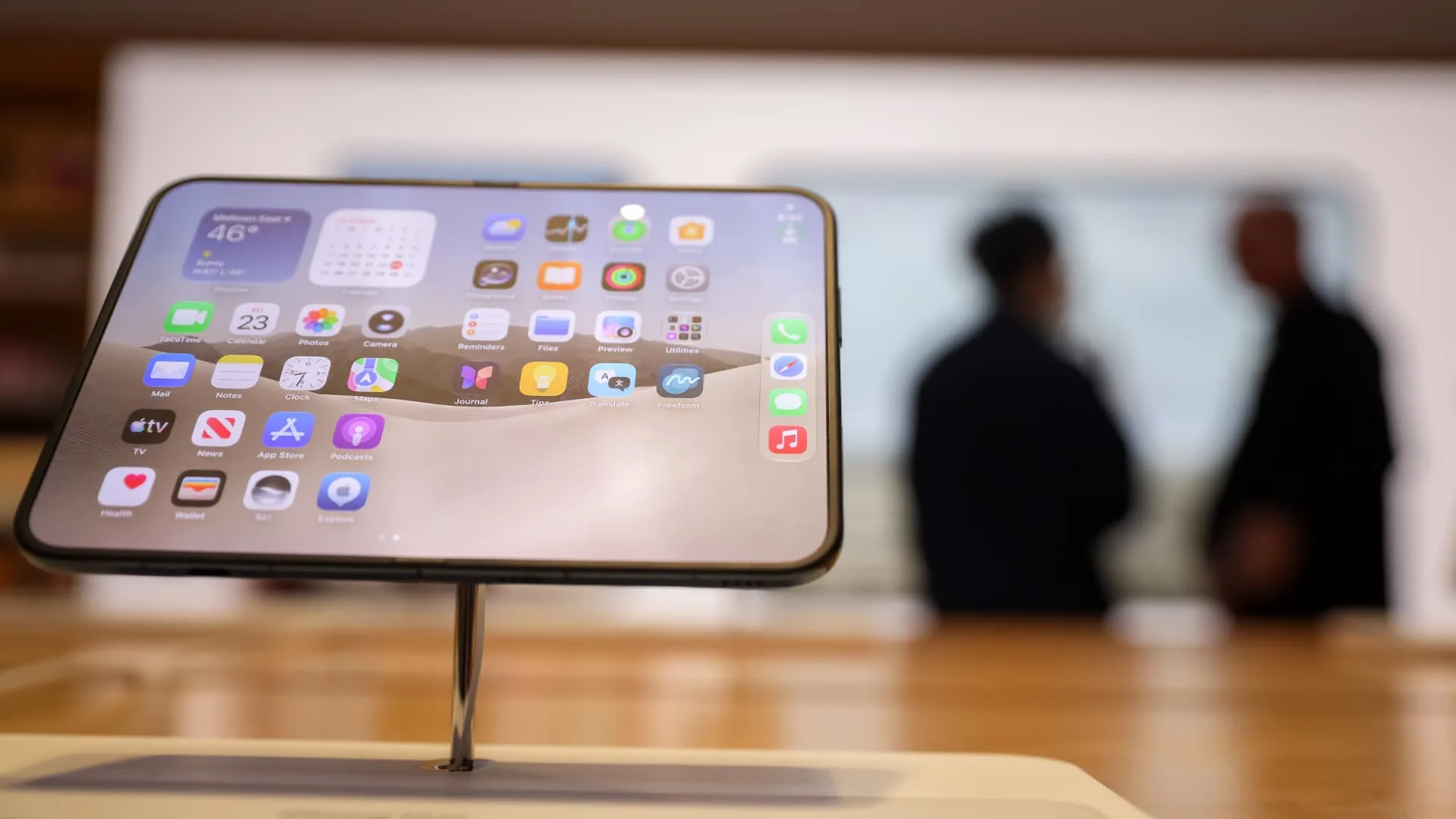 Layar Lipat iPhone Duo Dilaporkan Retak, Apple Buka Suara soal Penggantian