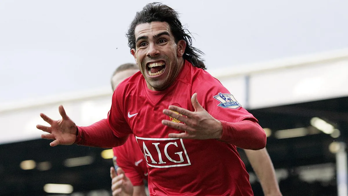 Carlos Tevez Angkat Paul Scholes Melebihi Ronaldo dan Messi, Ini Alasannya