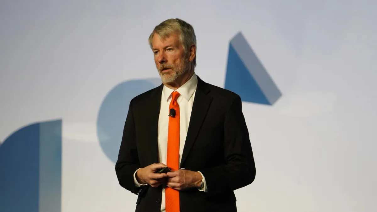 Strategy CFO Resigns Amid Record Profit, Signaling a Shift in Bitcoin Financial Control