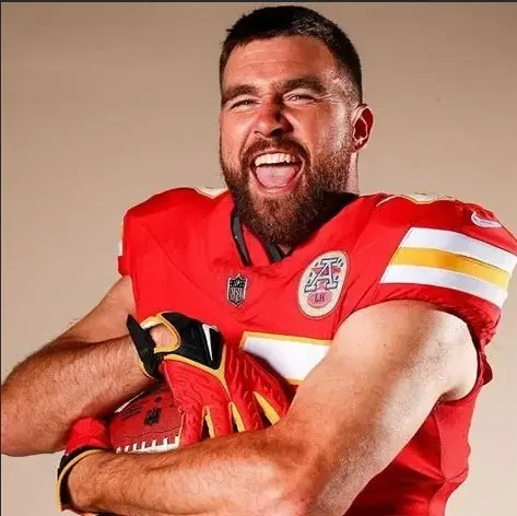 Kayla Nicole Sindir Hubungan Travis Kelce & Taylor Swift di Iklan Super Bowl