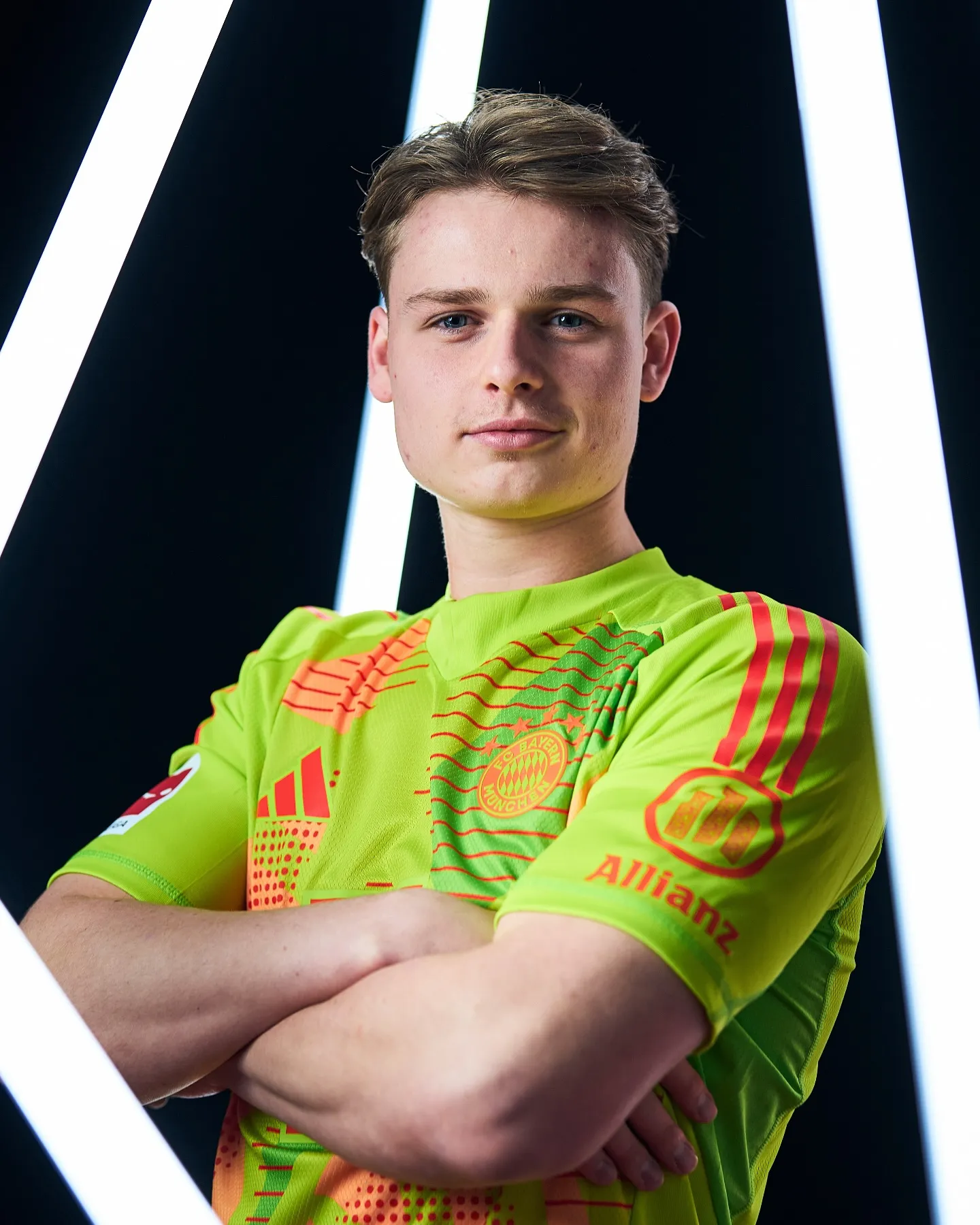 Sinyal Regenerasi Die Mannschaft: Jonas Urbig Berpeluang Amankan Slot Kiper Timnas Jerman untuk Piala Dunia 2026