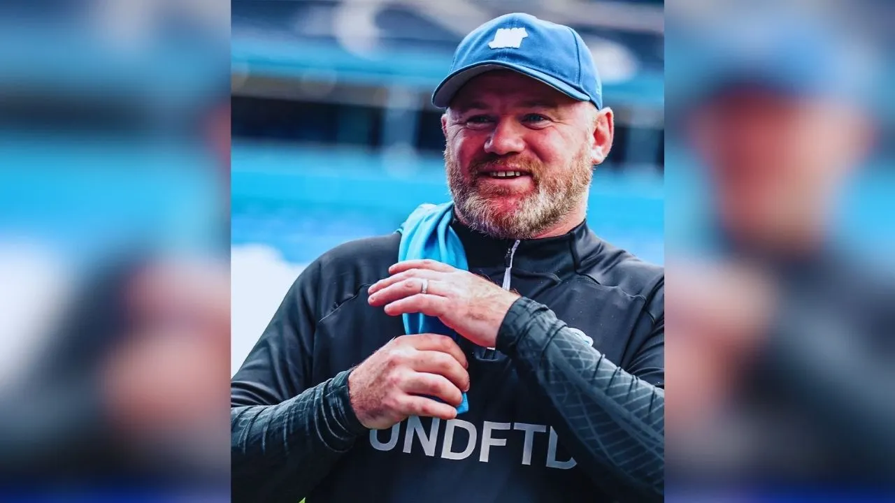 Old Trafford di Persimpangan: Wayne Rooney Beri Dukungan Penuh bagi Michael Carrick sebagai Suksesor Permanen Manchester United
