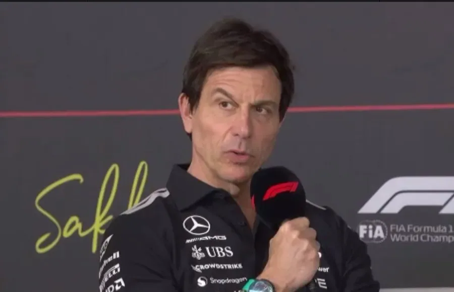 Badai Sebelum Start: Bos F1 Desak Tim Tetap Tenang di Tengah Kontroversi Regulasi 2026