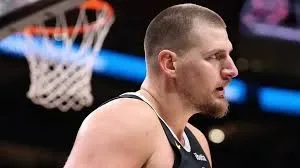 "Dia Ada di Mana-Mana": Nikola Jokić Ungkap Frustrasi Menghadapi Pertahanan Lu Dort