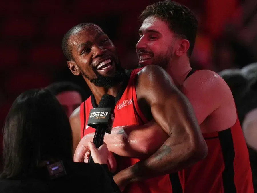 Lebih dari Sekadar Menang: Kevin Durant Berikan "Kuliah" Basket kepada Pemain Muda Wizards Usai Laga
