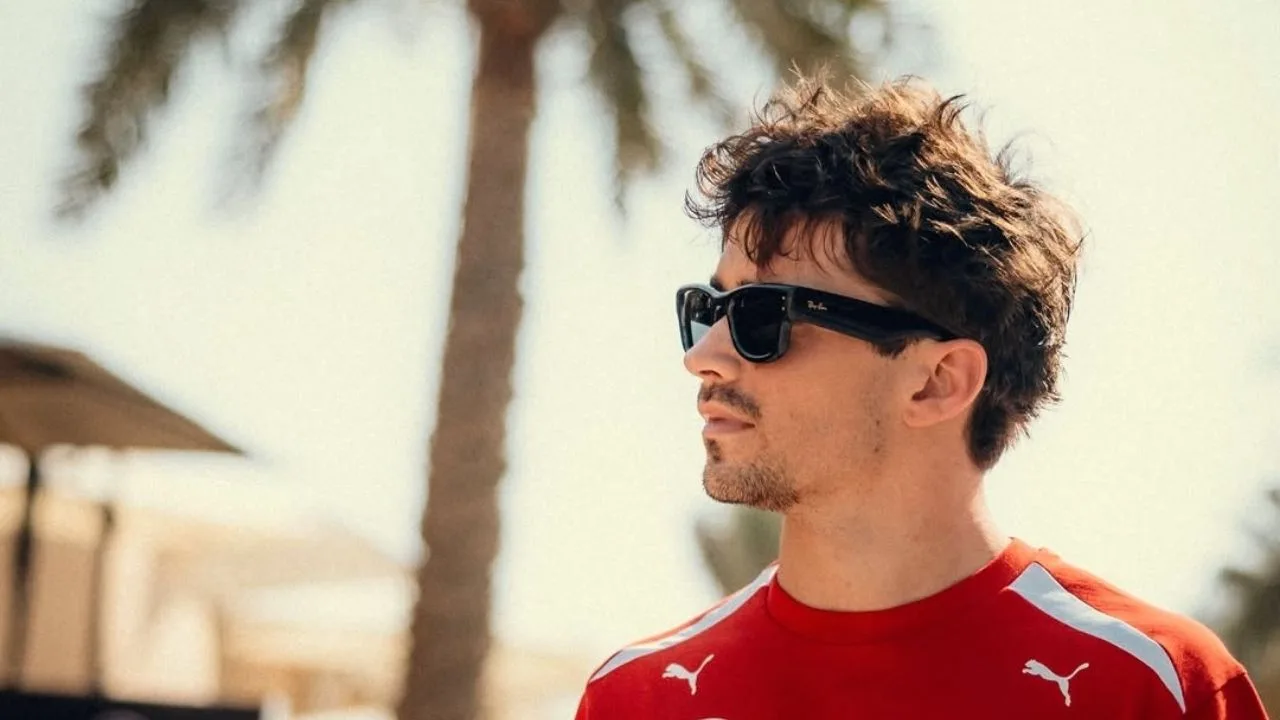 Diplomasi Maranello: Charles Leclerc Ungkap Satu-satunya 'Hadiah Pernikahan' yang Ia Inginkan dari Lewis Hamilton
