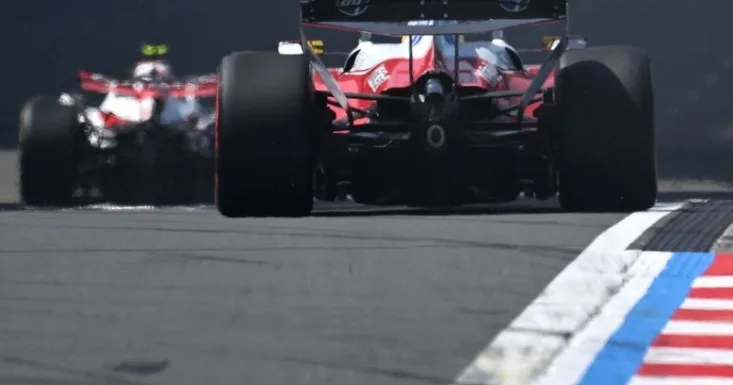 Inovasi Aerodinamika: Ferrari Konfirmasi Sayap "Macarena" Akan Debut di GP Jepang 2026