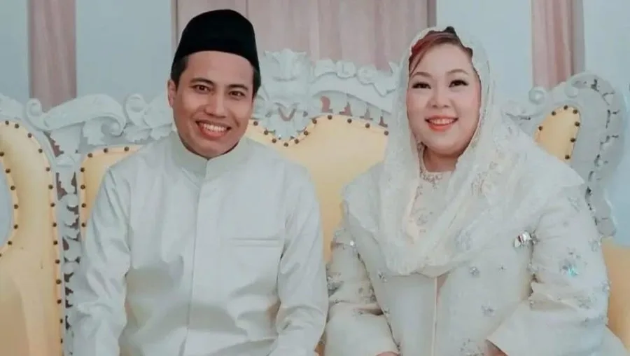 Profil Mentereng Ra Mamak: Pengasuh Pesantren dan Suami Inayah Wahid yang Bergelar 'Lora'