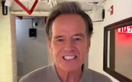 Bryan Cranston Viral Usai Lakukan 'Lip-sync' Lagu 'Dracula' Milik Tame Impala dan JENNIE
