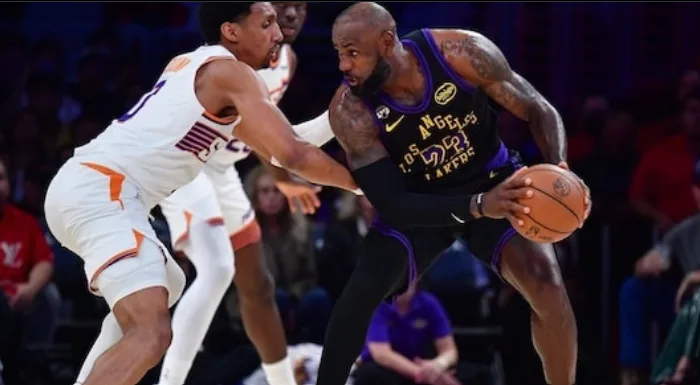 LeBron James Kembali Menjadi "Point-Forward" Utama di Tengah Absennya Reaves