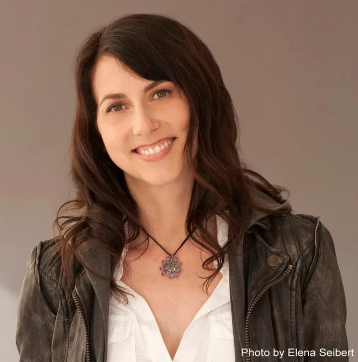 Langkah Mengejutkan MacKenzie Scott, Mantan Istri Jeff Bezos Sumbang 70 Juta Dolar AS untuk Amal