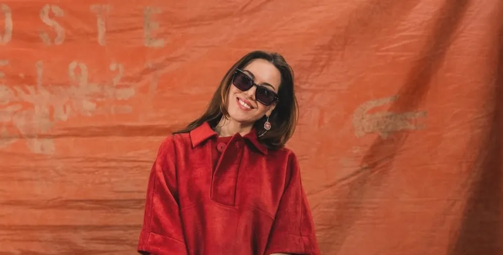 Aubrey Plaza Pamerkan Perut Kehamilan di Karpet Merah Pemutaran Perdana Serial 'Kevin'