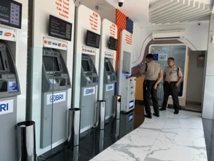 Strategi Diversifikasi: Anak Usaha Jadi 'Bantalan' Laba Bank Big Caps di Tengah Tekanan NIM