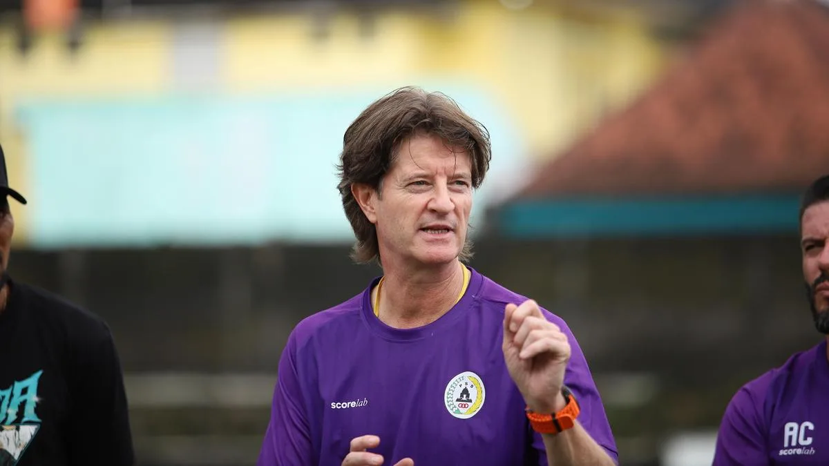 Pieter Huistra Kembali Nahkodai PSS Sleman di Super League 2026/2027