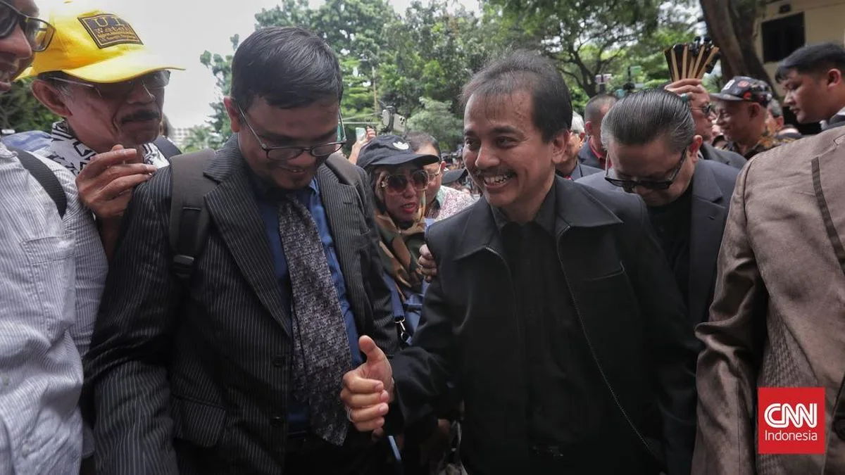 Roy Suryo Ditangkap Usai Salat Subuh, Refly Harun Protes Keras