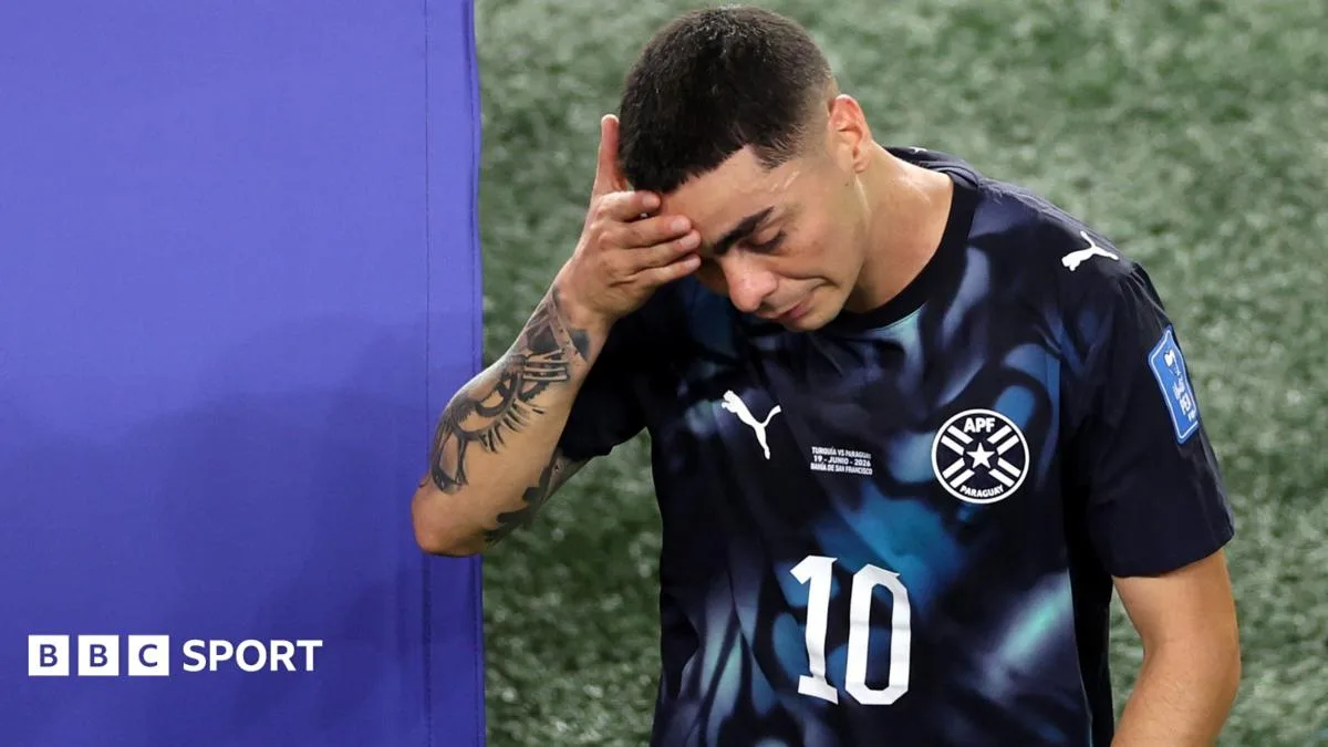 Kartu Merah Pertama di Piala Dunia 2026: Almiron Dihukum karena Tutup Mulut
