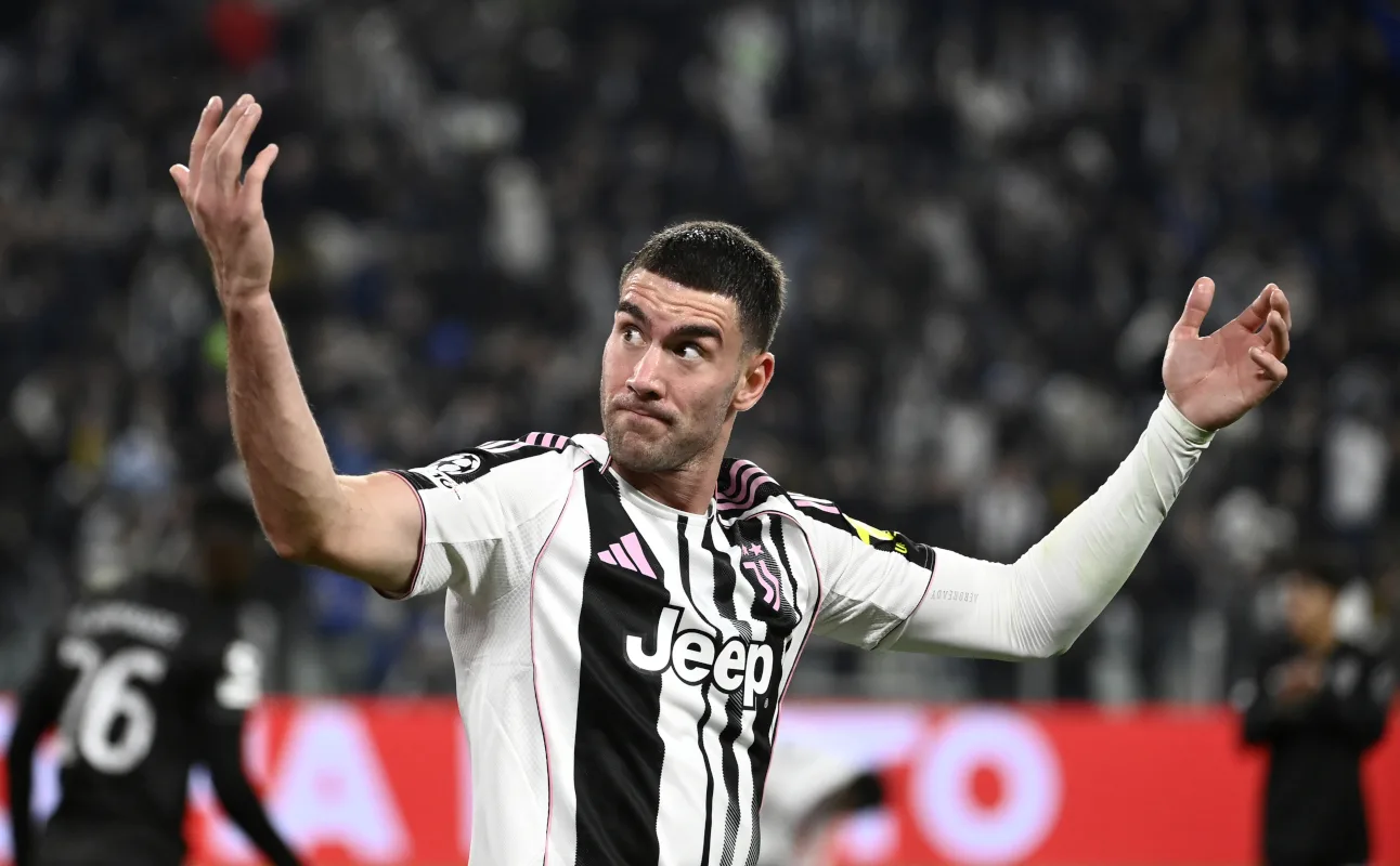 Juventus Kirim Tawaran Kontrak Terakhir untuk Vlahovic