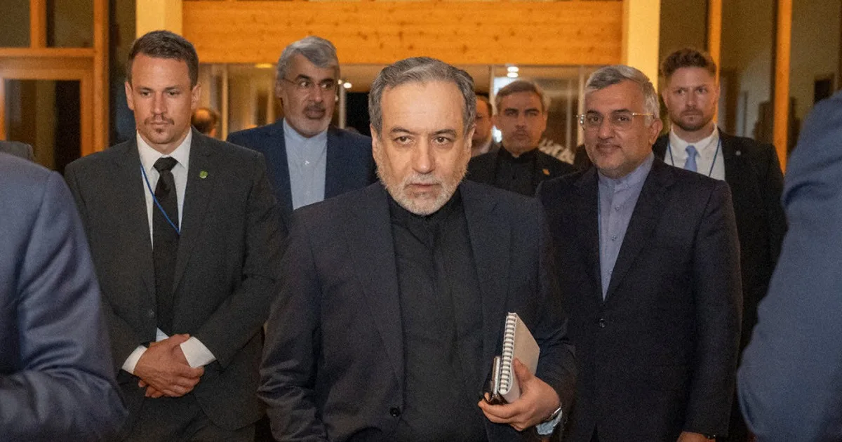 Negosiasi AS-Iran di Swiss: Ancaman Penutupan Selat Hormuz Kembali Mengguncang Pasar Minyak