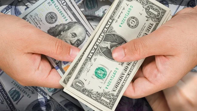 BI Pangkas Batas Beli Dolar Tunai Jadi US$ 10.000 per Bulan per 1 Juli 2026